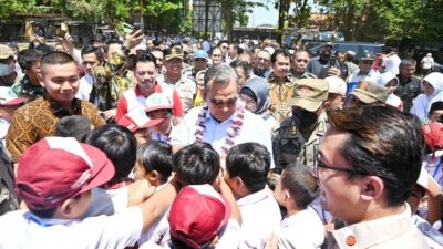 Momen Waka MPR ajak dialog siswa di Kabupaten Bateng (Sumber Foto. Detiknews.Com)