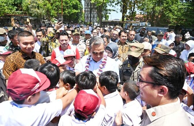 Momen Waka MPR ajak dialog siswa di Kabupaten Bateng (Sumber Foto. Detiknews.Com)