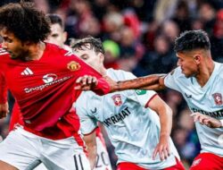 Mees Hilgers Bersemangat Hadapi Manchester United, Suaranya Sampai Serak