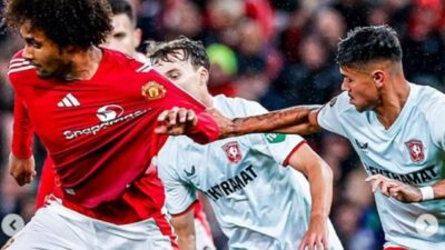 Mees Hilgers Bersemangat Hadapi Manchester United, Suaranya Sampai Serak