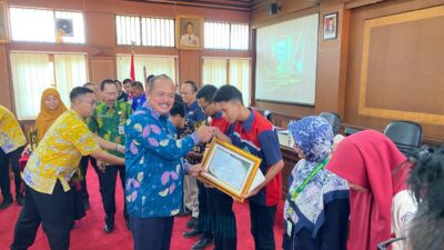 15 Orang Dapatkan Penghargaan Krenova Pati Innovation Award
