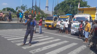 Tak Bisa Lakukan Pemerataan Lahan Pertanian, Puluhan Masyarakat Datangi Kantor DPRD Pati