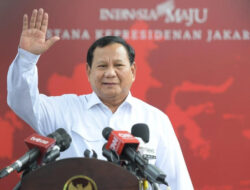 Prabowo Berkelakar tentang Absennya Menteri ESDM dan Investasi di BNI Investor Daily Summit