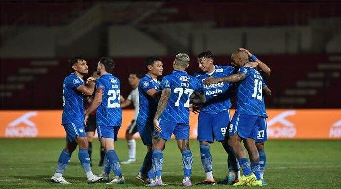Persib Bandung (Sumber Foto. Monroe.Com)