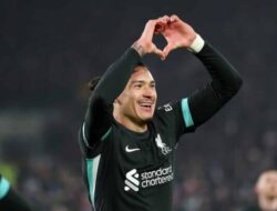 Darwin Nunez Bersinar, Liverpool Bungkam Brentford 2-0 di Menit Akhir