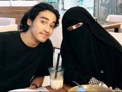 Umi Pipik Menangis Saat Menonton Film Terbaru Abidzar Al Ghifari