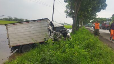 Tak Mampu Menyalip Akhirnya Nyungsep (Sumber Foto. JurnalIndo.Com)