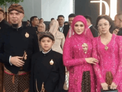 Ahmad Dhani dan Mulan Jameela Tiba di Acara Unduh Mantu Al Ghazali dan Alyssa Daguise, Tampil Serasi dengan Busana Tradisional