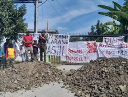 Janji Tinggal Janji, Warga Tanjungrejo Blokir Akses Pabrik PT. SJB