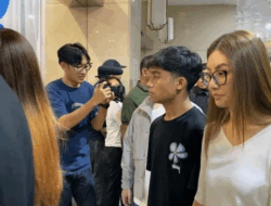 Suasana Haru Selimuti Rumah Duka, Ayah Sarwendah Disemayamkan dengan Jas Ulang Tahun yang Tak Sempat Dipakai