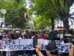 Ribuan Warga Pati Surati KPK: Segera Tangkap Sudewo, Kantor Pos Pati Siapkan 9 Loket