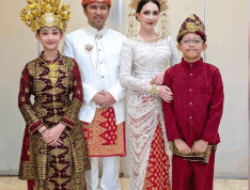 Arumi Bachsin dan Emil Dardak Menang Baju Adat Terbaik, Dapat Hadiah Kambing Etawa