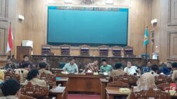 Guru Honorer R4 Gelar Audiensi di DPRD Pati, Khawatir Terancam Pemberhentian Desember