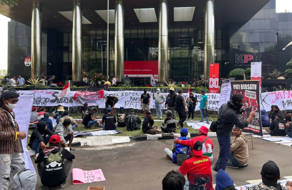referensi gambar dari (images.bisnis.com)
