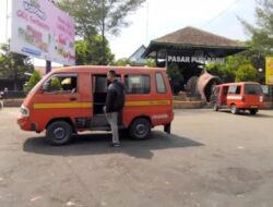 Angkot di Pati Masih Jadi Andalan Pelajar dan Pedagang Pasar