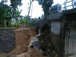 Baru Dua Minggu Diresmikan, Jembatan Rp 1,9 Miliar di Pati Rusak Dihantam Hujan