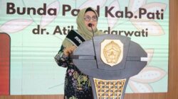 Suasana Pendopo Kabupaten Pati tampak meriah pada peringatan Hari Batik Nasional ke-16. Sebanyak 570 anak PAUD dari berbagai lembaga TK dan RA se-Kabupaten Pati (Jurnalindo.com)