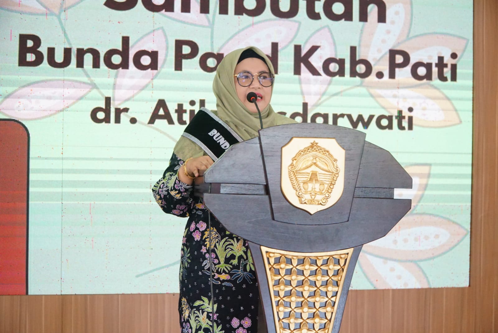 Suasana Pendopo Kabupaten Pati tampak meriah pada peringatan Hari Batik Nasional ke-16. Sebanyak 570 anak PAUD dari berbagai lembaga TK dan RA se-Kabupaten Pati (Jurnalindo.com)