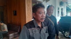 Warga Desa Dengkek Kecamatan pati Kota,Kabupaten pati yang tergabung dalam Aliansi Masyarakat Dengkek Bersatu (AMDB) (Jurnalindo.com)