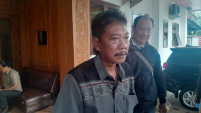 Warga Desa Dengkek Kecamatan pati Kota,Kabupaten pati yang tergabung dalam Aliansi Masyarakat Dengkek Bersatu (AMDB) (Jurnalindo.com)