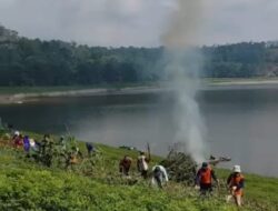 Nelayan Gunung Rowo Bersihkan Tumbuhan Mimosa yang Rusak Alat Tangkap, KUB Libatkan Banyak Pihak