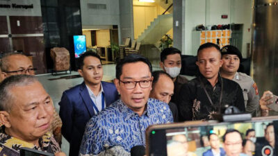 Atalia Praratya resmi melayangkan gugatan cerai terhadap suaminya, mantan Gubernur Jawa Barat Ridwan Kamil. (Sumber foto : JawaPos.com)