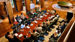 Presiden Republik Indonesia Prabowo Subianto menggelar rapat bersama sejumlah menteri Kabinet Merah Putih di kediaman (Sumber foto : Kompas.com)