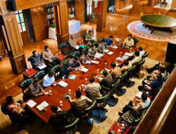 Prabowo Gelar Rapat di Hambalang, Fokus Percepatan Penanganan Bencana dan Kesiapan Libur Akhir Tahun