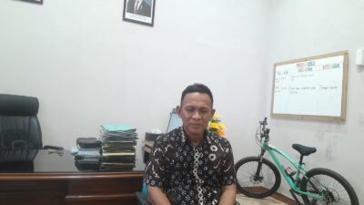 Hingga pertengahan Desember 2025, pemerintah belum menetapkan besaran kenaikan Upah Minimum Kabupaten (UMK) (Jurnalindo.com)