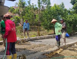 Rogoh Kocek Rp 40 Juta, Warga Wukirsari Ini Bangun Jalan Desa Demi Kenyamanan Bersama
