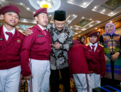 Gus Ipul Ajak Wali Asrama dan Wali Asuh Sekolah Rakyat Jatim Berikrar Mengasuh dengan Sepenuh Hati