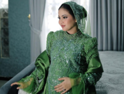 Putri Isnari Gelar Acara 7 Bulanan, Umumkan Jenis Kelamin Calon Buah Hati