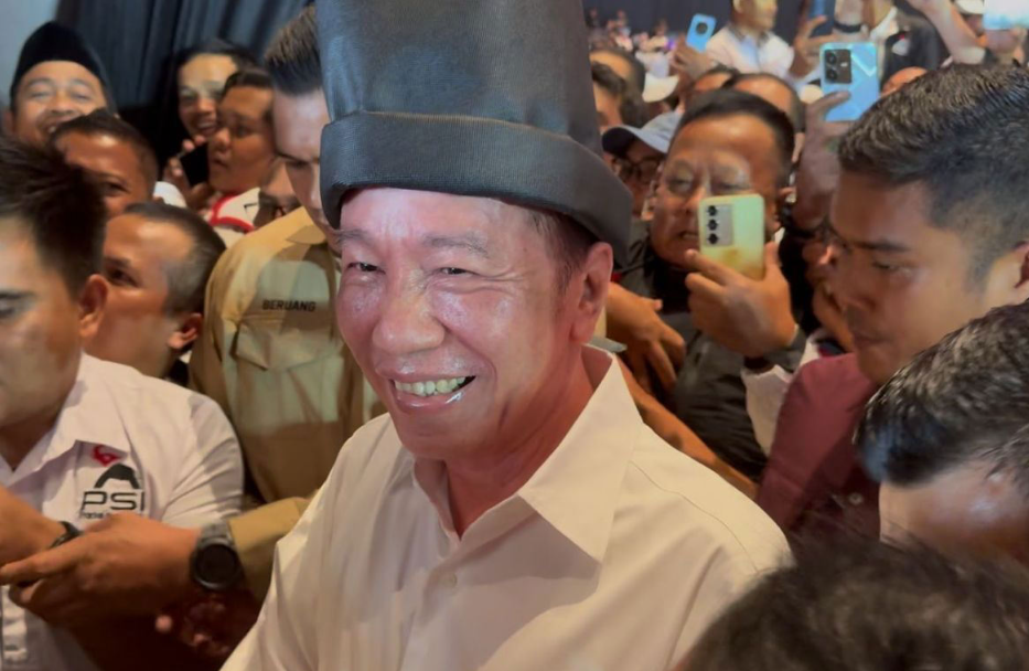 img-s-msn-com.akamaized.net