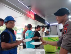 Tiga Hari Berturut-turut, Klenteng Hok Tik Bio Pati Bagikan Ribuan Porsi Nasi Gratis