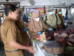 Pastikan Aman Dikonsumsi, Daging dan Telur di Pati Jalani Uji Laboratorium Jelang Lebaran