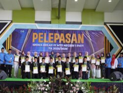 Bertajuk “Beyond Boundaries, Inspiring Generations”, MTsN 1 Pati Resmi Lepas 341 Siswa