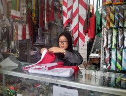 Jelang HUT RI, Penjualan Bendera di Pati Melejit 80 Persen, Pelanggan Tembus Papua