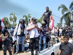 Di Tengah Demo Larangan Sound Horeg Camat Tayu, Kades Gunungwungkal Ikut Orasi