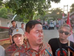 Massa AMPB Kepung DPRD Pati, Desak Paripurna UU Perampasan Aset Digelar Hari Ini