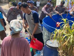 Brimob Polda Jateng Salurkan Bantuan Air Bersih ke Warga Tambahmulyo Pati